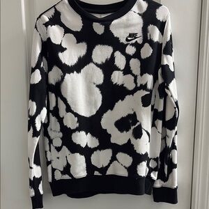 Nike Black and White Patterned Sweatshirt
